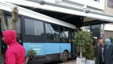 Casablanca: Un bus percute la façade d’un café faisant un blessé