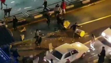 Iran: un policier tué, avertissements du pouvoir aux manifestants