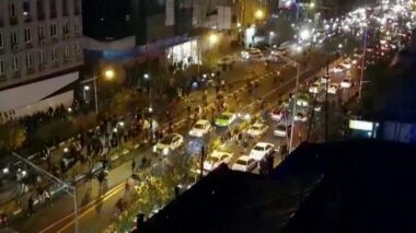 Iran: Extension des troubles, 10 morts