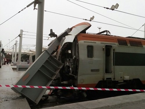 Un train percute le heurtoir de sécurité à Casa Port