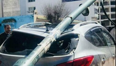 Kénitra: Des poteaux d'éclairage s'écrasent en pleine rue