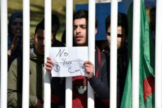 Algérie: Bouteflika candidat à un 5e mandat qu'il promet d'abréger