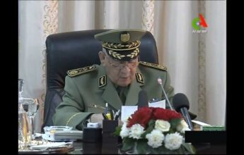 Algérie. L'armée en première ligne, mises en garde de Gaïd Salah