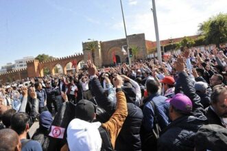 Enseignement: la grève des &ldquo;ex-contractuels&rdquo; prolongée d'un jour