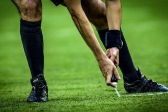 Erreur d'arbitrage lors du match Berkane-Raja: la CAF suspend l'arbitre