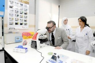 Le Roi inaugure le Centre de radiologie et d'analyses médicales de la DGSN