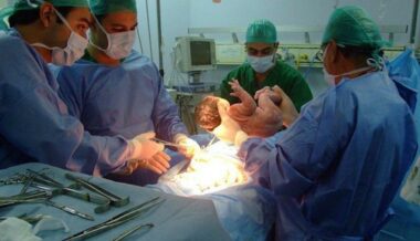 Accouchement par césarienne: guéguerre entre les médecins et la Cnops