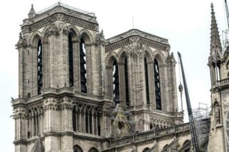 Notre-Dame: des ouvriers ont enfreint l'interdiction de fumer