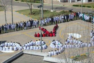 Etudiants en médecine: les examens reportés, la grève se poursuit