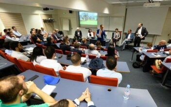 A Paris, Abdelmalek Alaoui présente &ldquo;Un chemin marocain&rdquo;, ouvrage collectif sur le Maroc