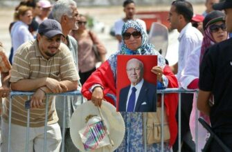 Tunisie: les femmes au premier rang pour dire adieu au président