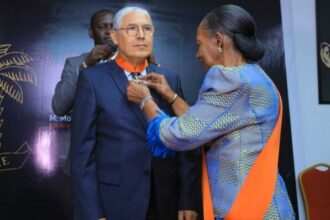 Le PDG d’Attijariwafa bank décoré en Côte d'Ivoire