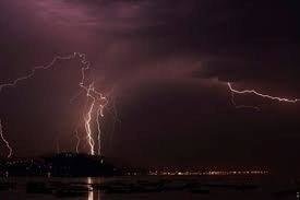 Alerte dans certaines régions du Maroc avec de fortes averses et chutes de grêle