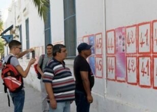 Présidentielle: les Tunisiens vont voter après des semaines d'incertitude