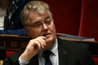 Grèves en France: démission du haut-commissaire à la réforme des retraites