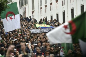 Algérie: dix mois de contestation populaire