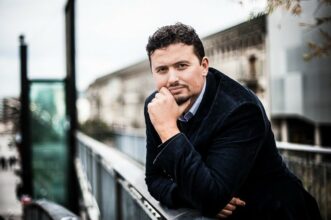 Nabil Mouline: &ldquo;L’histoire officielle est linéaire, simpliste et exclusiviste&rdquo;