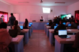 Equipement en matériel informatique de 34 lycées dans la région de Tanger