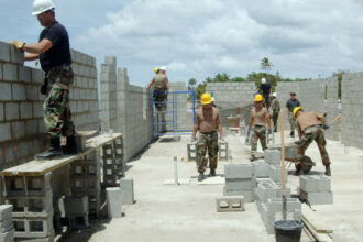 Covid-19: le secteur du BTP maintient son activité et contribue au Fonds spécial