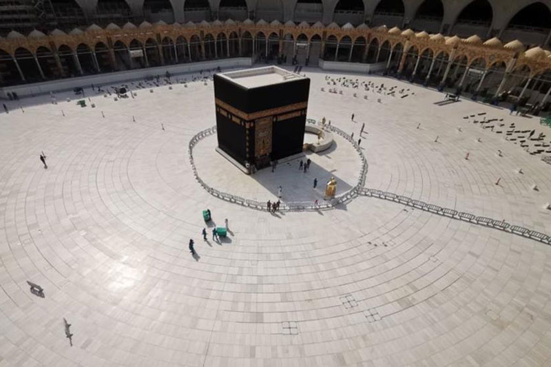 Covid-19: Saisissantes images de l'esplanade de la Kaâba vide de fidèles