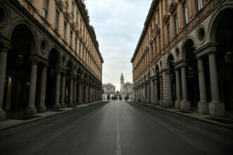 Coronavirus: près d'un milliard de personnes confinées et plus de 12.000 morts