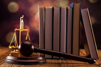 Alerte sur les contrats immobiliers rédigés par les avocats à Agadir