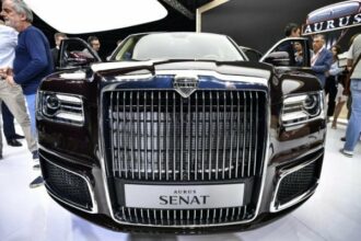 Les limousines “made in Russia” lancées sur le marché