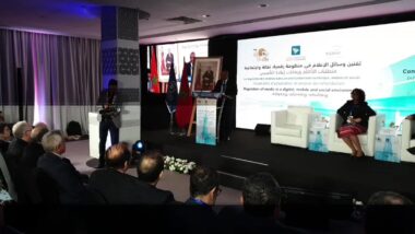 En direct. La régulation des médias dans un environnement numérique, mobile et social: impératifs d'adaptation et enjeux de refondation