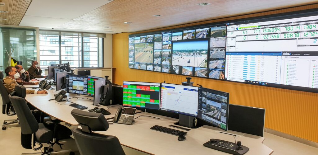 Visite de la nouvelle salle de contrôle d'Autoroutes du Maroc (vidéo)