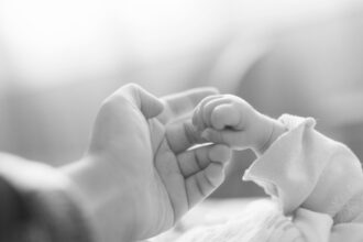 Reconnaissance d'enfants &ldquo;illégitimes&rdquo;: Experts et militants appellent à la réforme et à la fin du tabou