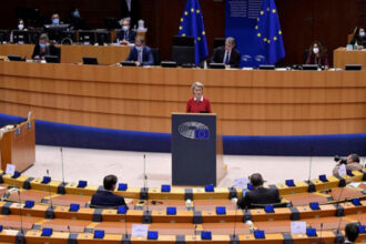 Covid-19: les eurodéputés se prononcent en faveur d'un certificat sanitaire européen