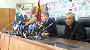 conférence de presse annulée a cause d'un probleme d'organisation des photographes ,cameramans