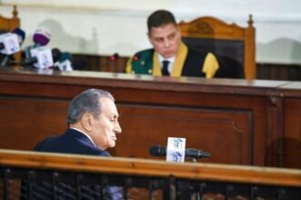 Egypte: Moubarak demande l'&ldquo;autorisation&rdquo; de Sissi pour témoigner contre Morsi