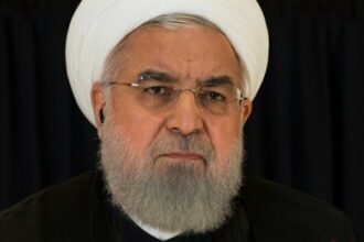 Les sanctions américaines contre l'Iran entrent en vigueur, Rohani promet de les contourner