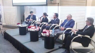 La suite. En direct: Point de presse. Écosystèmes, les opportunités d'investissements dans le secteur de la chimie et de la parachimie
