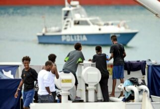Italie: tous les migrants à bord du Diciotti ont débarqué