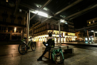 L'Allemagne atteint le million de contaminations, l'Europe desserre un peu l'étau