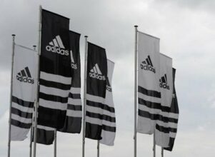 Adidas prévoit des ventes records de 2 milliards d'euros en 2014 dans le foot