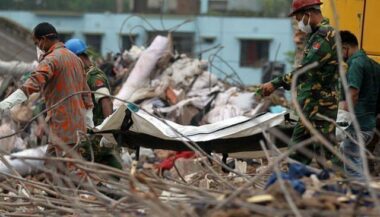 Bangladesh: nouveau bilan de 1.000 morts dans l'immeuble effondré