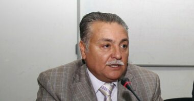 « Mettons un terme à la cacophonie au sein du gouvernement »