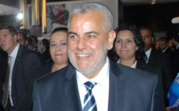 Le monde politique compte les petites phrases pour meubler l’attentisme