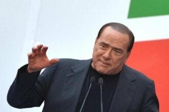 Italie: le sort de Berlusconi tient à nouveau le pays en haleine