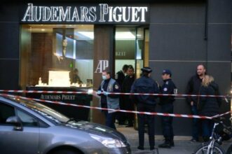 Une nouvelle bijouterie de luxe braquée par un couple à Paris