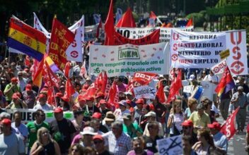 Espagne: le nombre de chômeurs baisse pour le 5e mois consécutif