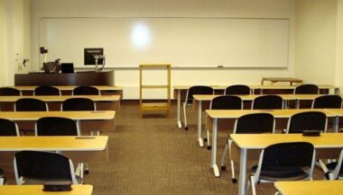 Covid-19: l'OMS préconise des dépistages en milieu scolaire