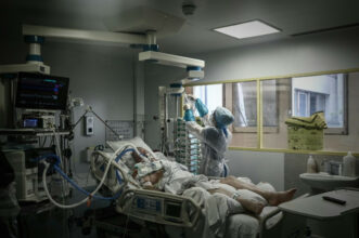 Covid-19: l'Europe baisse le rideau pour juguler la deuxième vague