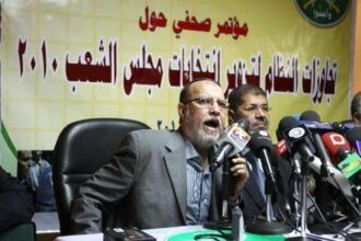 Egypte: un des derniers leaders des Frères musulmans encore libre arrêté