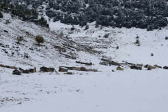 Images. Des localités de Khénifra sous un épais manteau de neige