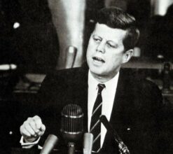 L'assassinat de Kennedy, 50 ans après, nourrit encore les théories du complot