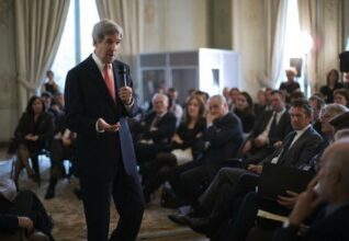 Kerry vante en France le futur accord de libre échange USA-UE
